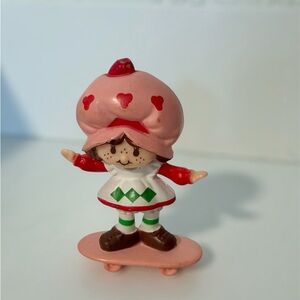 Strawberry Shortcake Skateboard Vintage 80's Strawberry Shortcake PVC Figure